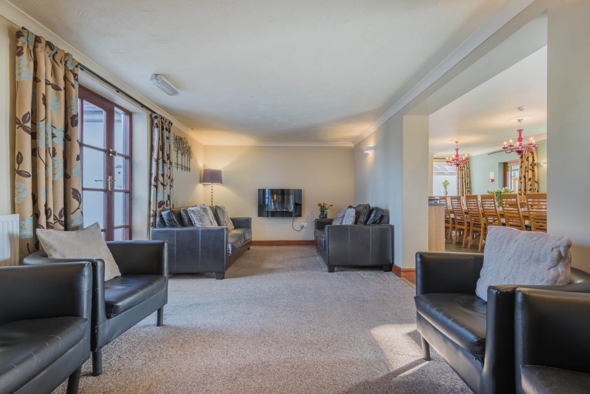 Big White House Large Holiday House in the Lake District